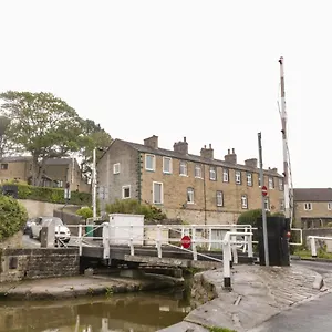  Holiday home Canal View